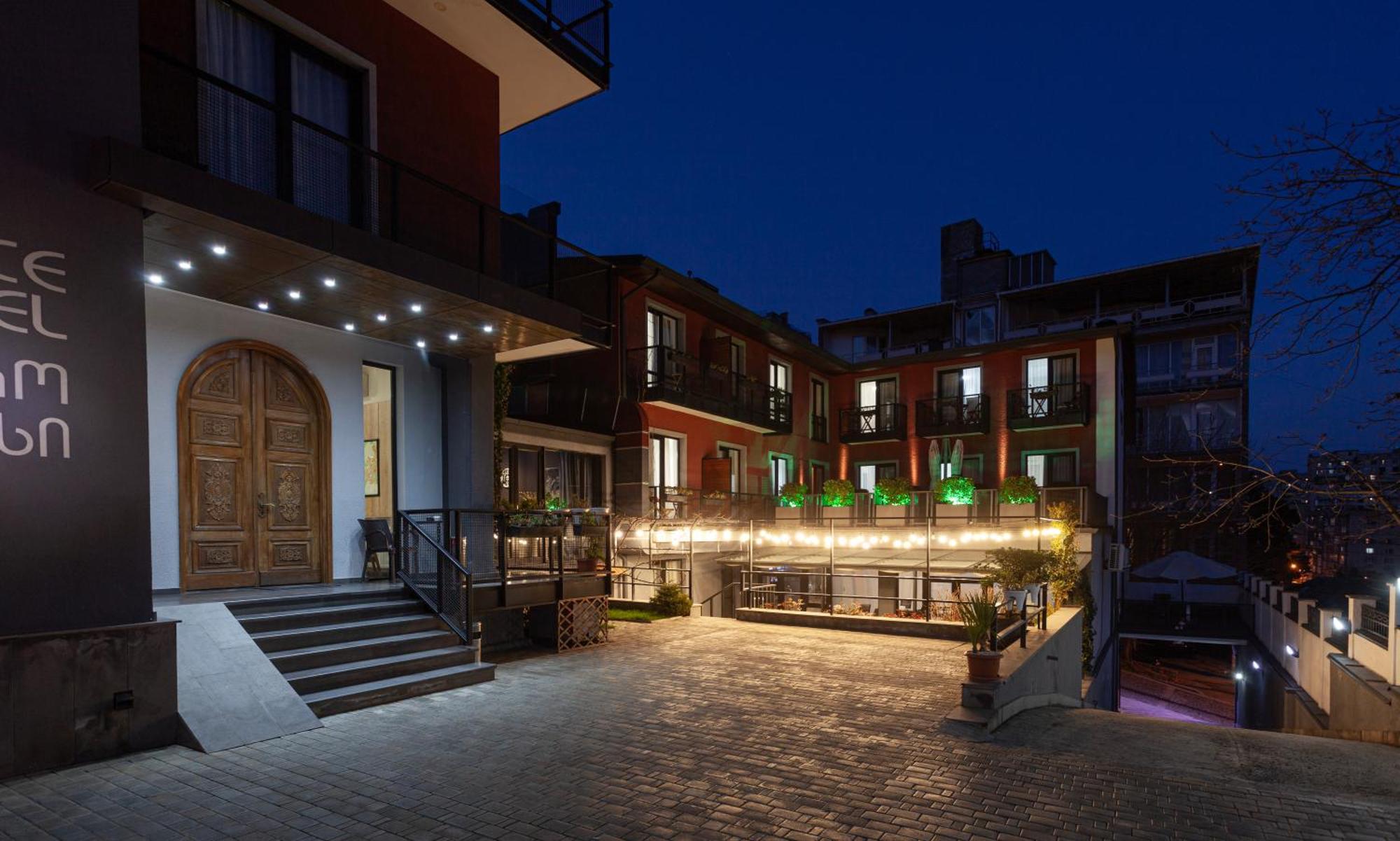 Alliance Hotel Tbilisi Exterior foto